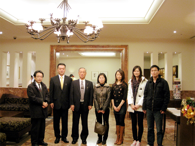 2009年12月阪神集团小谷社长在日本大阪会见中国阪神赴日研修员工